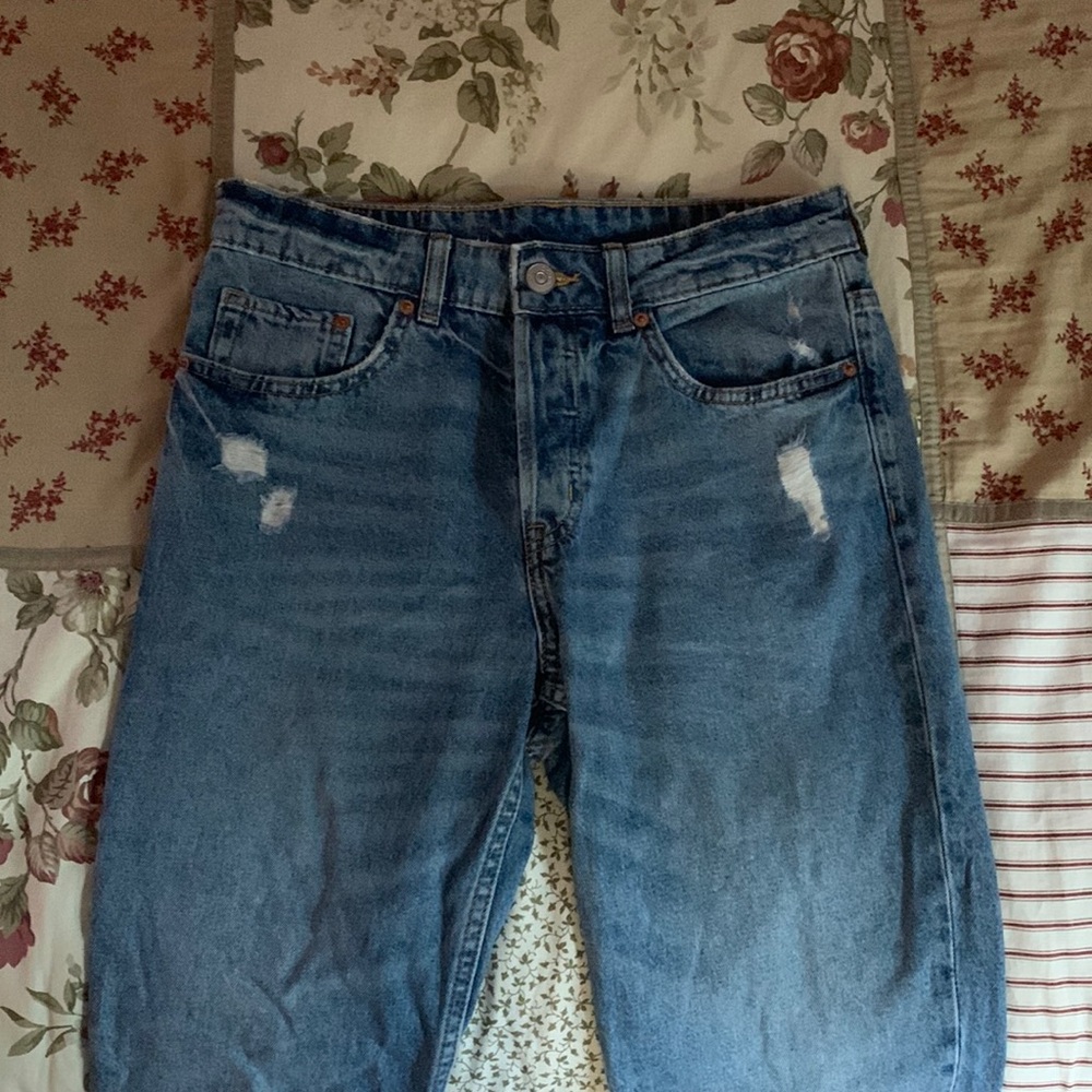 Distressed Boyfriend Jeans